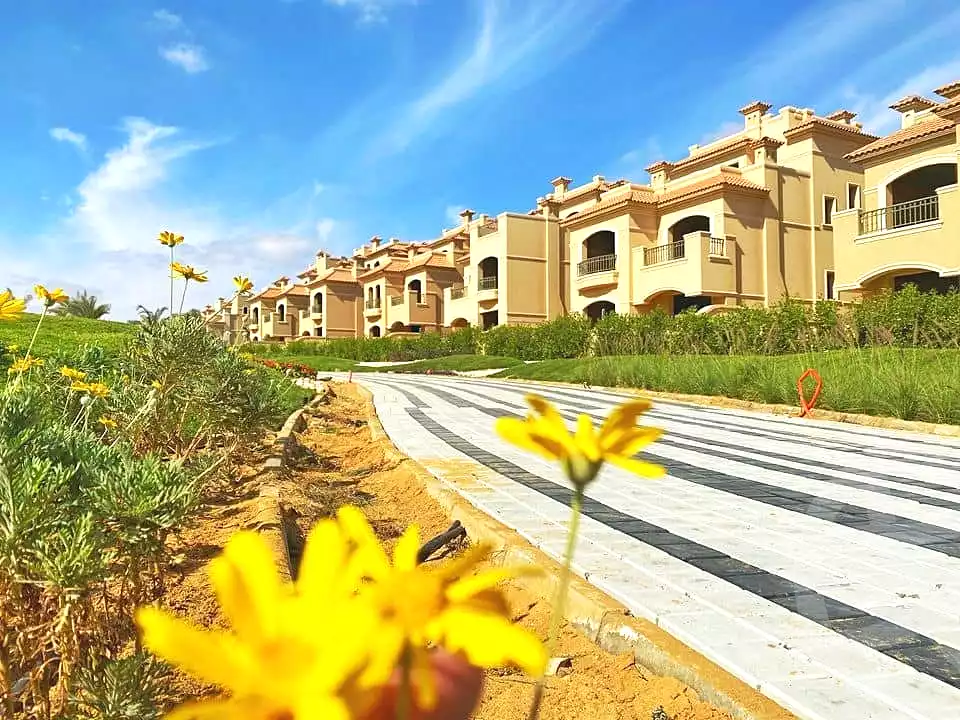 https://aqarmap.com.eg/ar/listing/6769379-for-sale-cairo-new-administrative-capital-r4-el-patio-jade-compound-la-vista