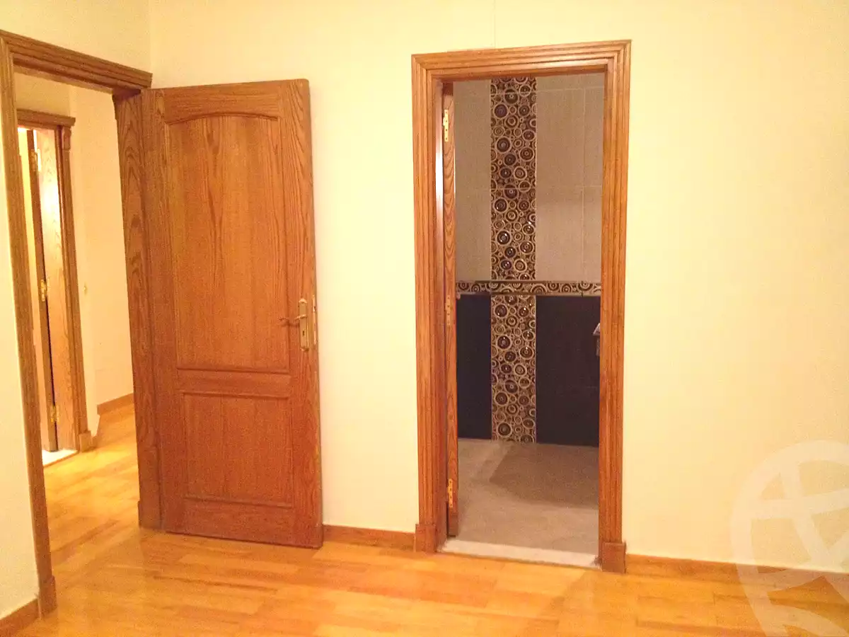 https://aqarmap.com.eg/en/listing/6772253-for-sale-cairo-el-maadi-degla-street-200