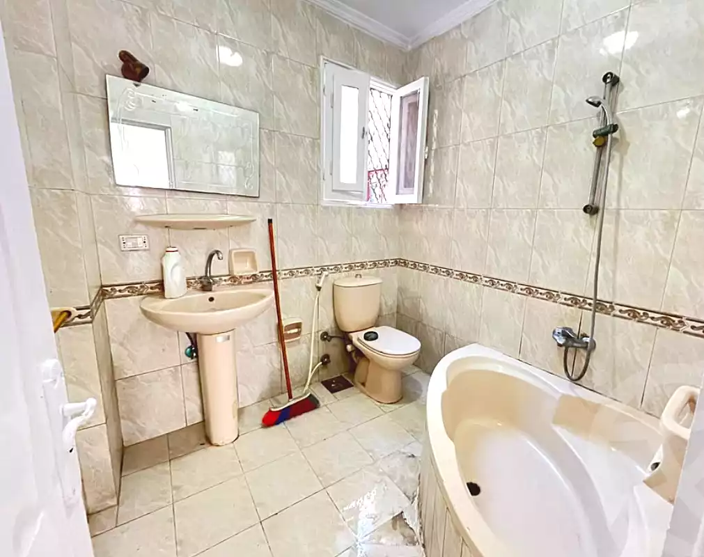 https://aqarmap.com.eg/en/listing/6774425-for-sale-alexandria-bolekly-abou-quer-st