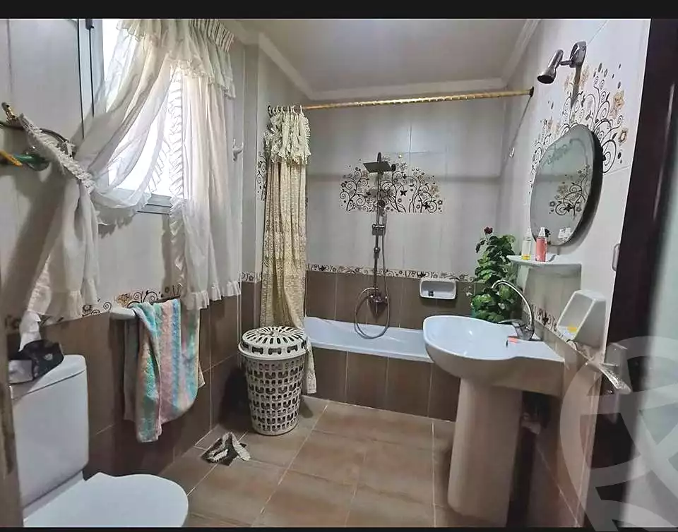 https://aqarmap.com.eg/ar/listing/6775082-for-sale-alexandria-el-mandara-alex-el-mandara-bahri-sidi-kamal-st