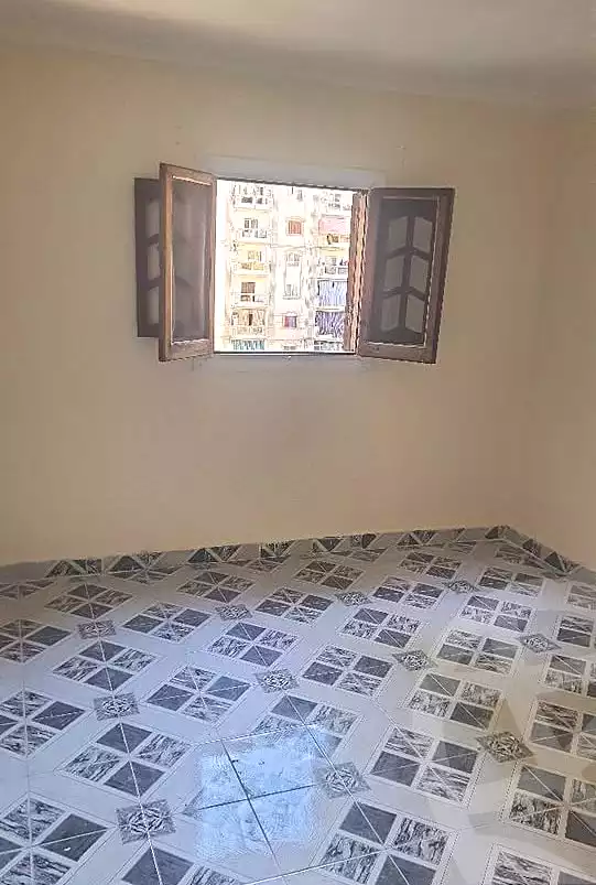 https://aqarmap.com.eg/ar/listing/6775992-for-sale-alexandria-moharram-bey-erfan-st
