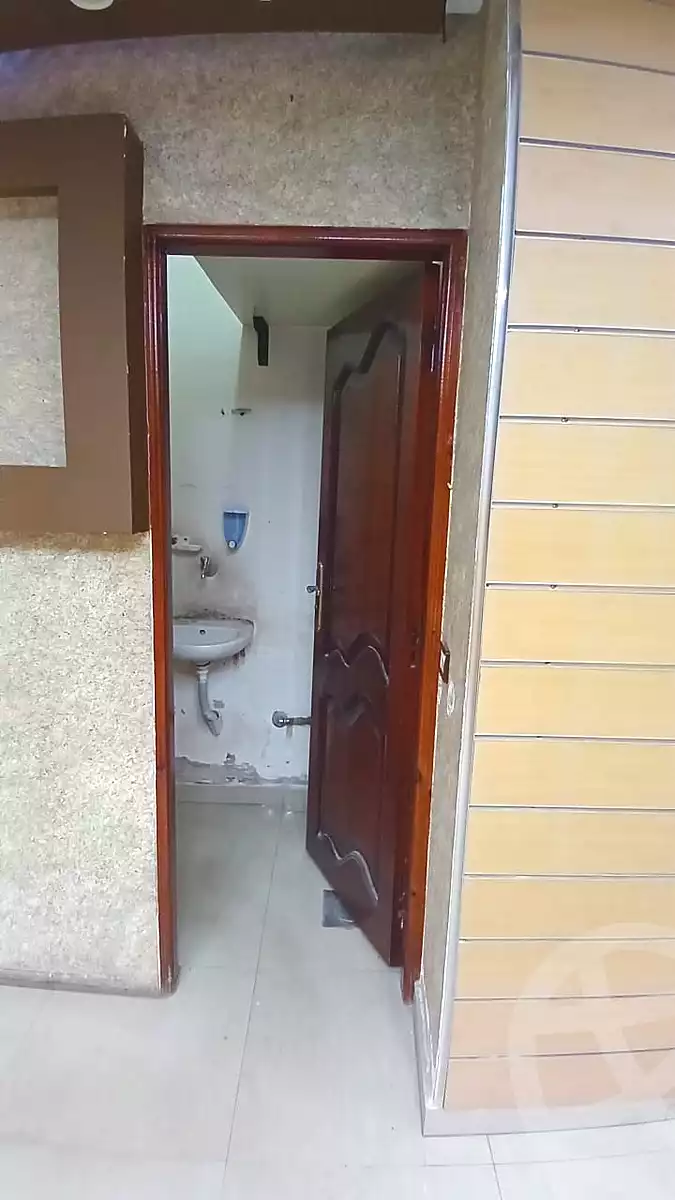 https://aqarmap.com.eg/en/listing/6777034-for-sale-alexandria-lauran-shaarawy-st