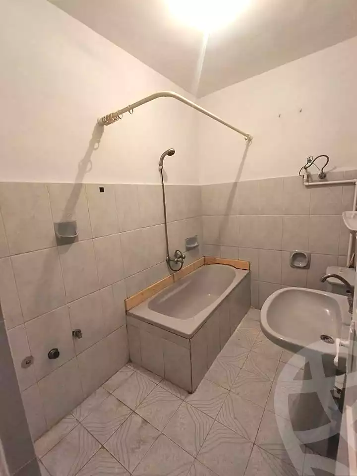 https://aqarmap.com.eg/en/listing/6777199-for-sale-alexandria-l-jmy-el-hanouvel-el-kholafaa-el-rashdeen-st