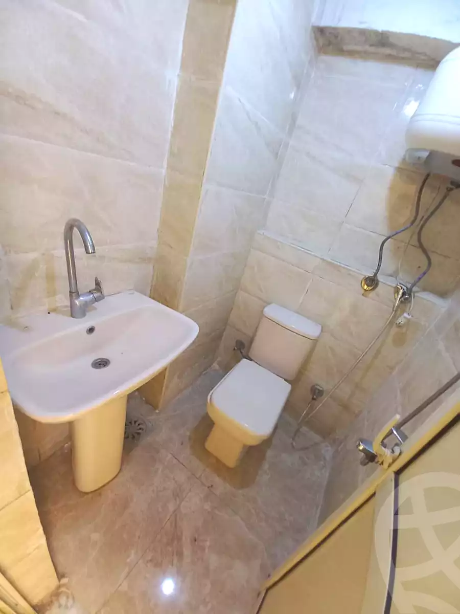https://aqarmap.com.eg/ar/listing/6779847-for-rent-cairo-6th-of-october-el-ahyaa-neighborhood-1st-al-maahad