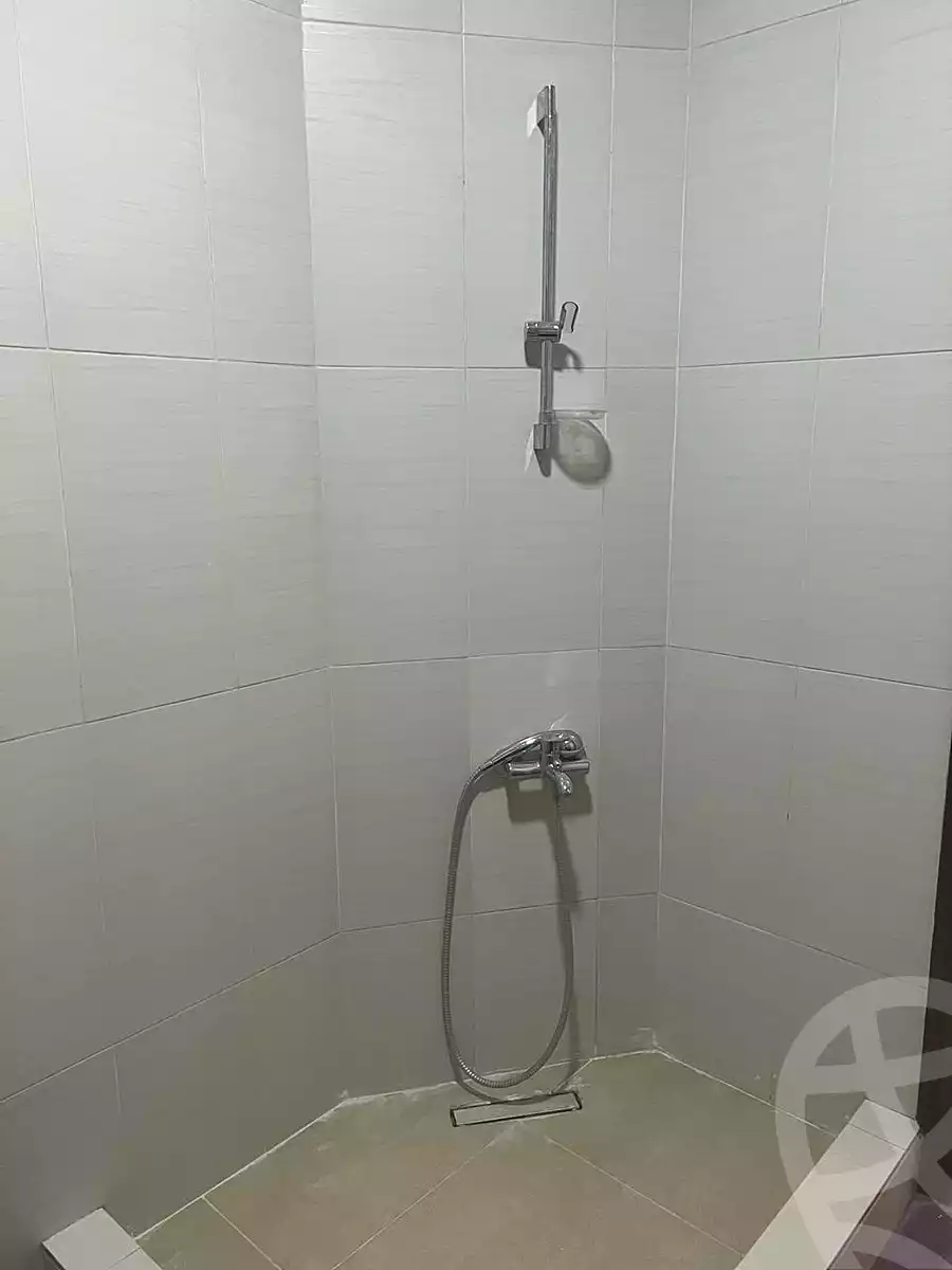 https://aqarmap.com.eg/ar/listing/6780566-for-rent-cairo-6th-of-october-el-hay-el-motamyz-el-motamayez-neighborhood-abd-el-moneim-riad-st
