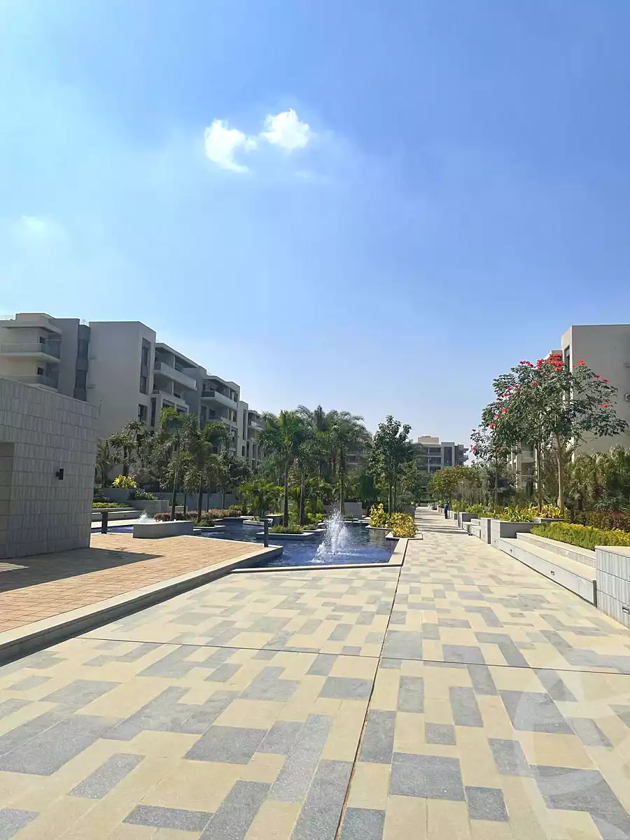 https://aqarmap.com.eg/ar/listing/6781763-for-sale-cairo-new-cairo-compounds-hyde-park-centre-ville-hyde-park