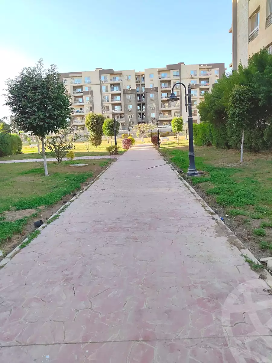 https://aqarmap.com.eg/en/listing/6782846-for-sale-cairo-el-sheikh-zayed-city-compounds-dr-msr