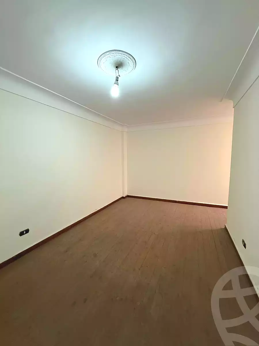 https://aqarmap.com.eg/en/listing/6783538-for-sale-alexandria-el-asafra-ahmed-tiesser-st
