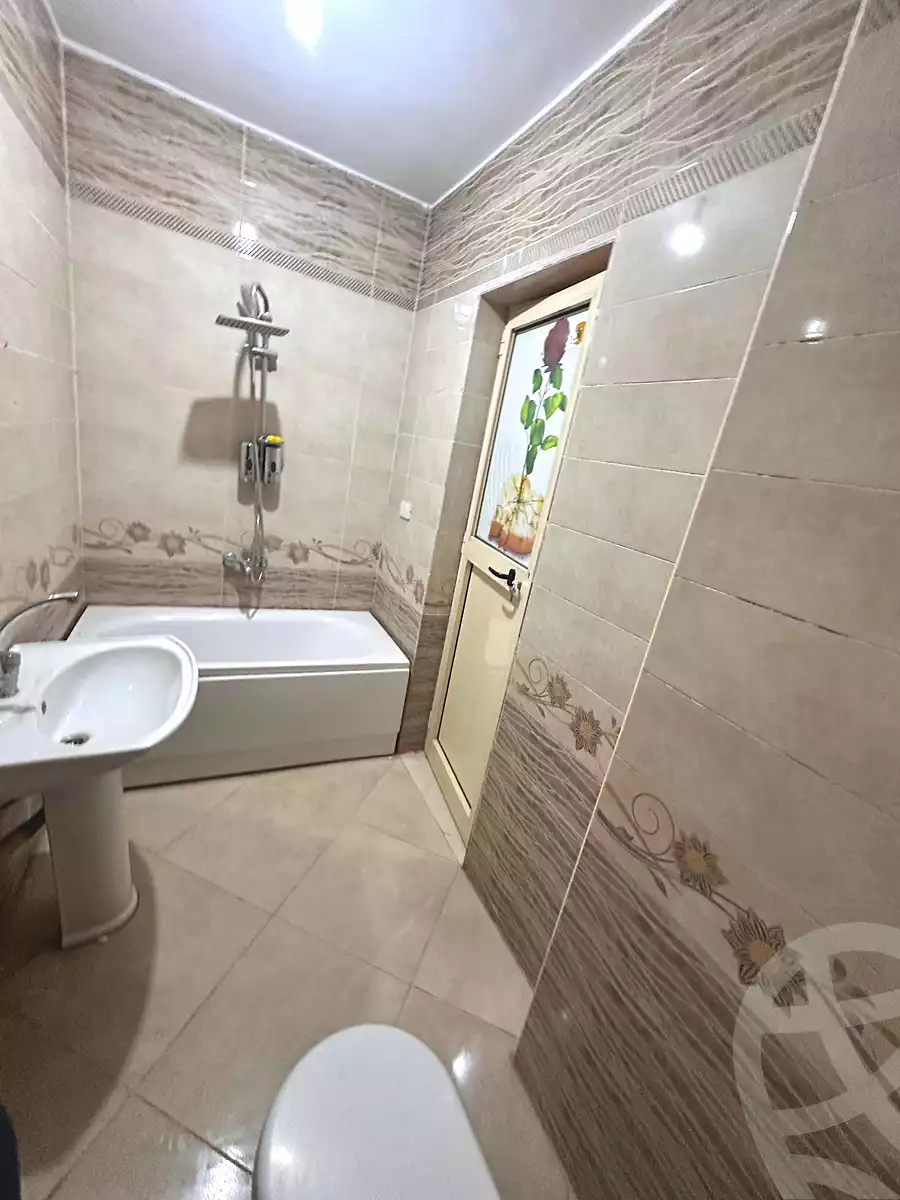 https://aqarmap.com.eg/ar/listing/6784352-for-rent-cairo-6th-of-october-el-ahyaa-neighborhood-3rd-al-hay-al-thalith-st