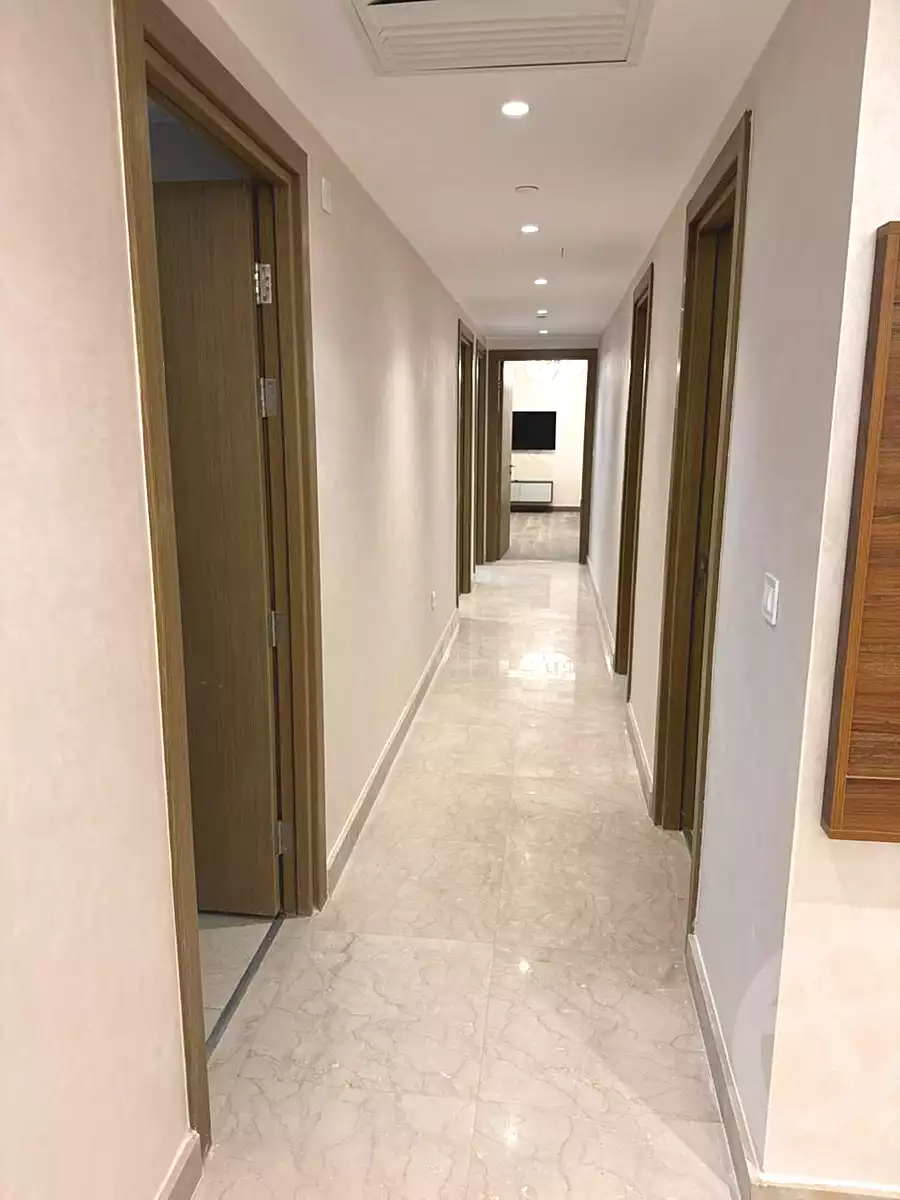 https://aqarmap.com.eg/ar/listing/6784741-for-sale-cairo-el-sheikh-zayed-city-compounds-zyd-wr-llttwyr-park-towers-zed-el-sheikh-zayed-compound