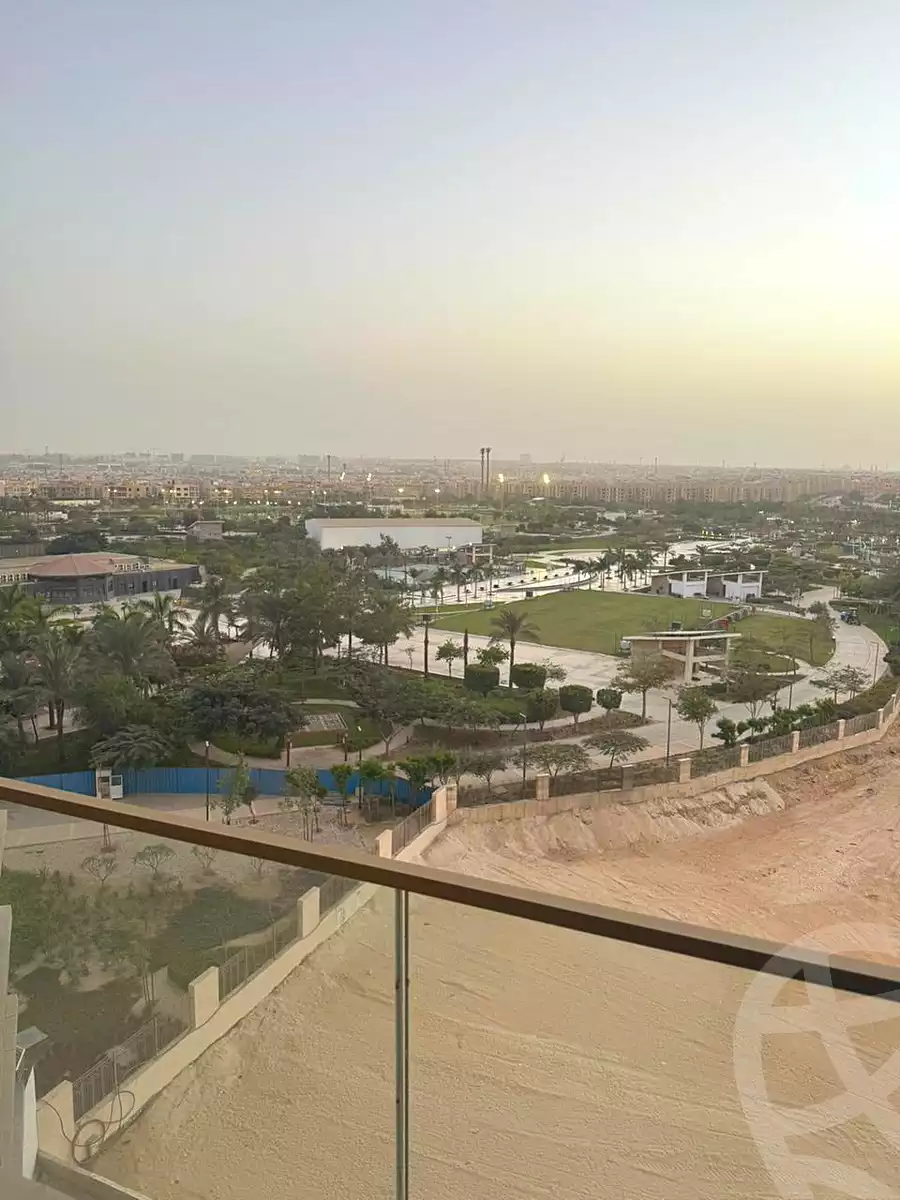 https://aqarmap.com.eg/ar/listing/6784727-for-sale-cairo-el-sheikh-zayed-city-compounds-zyd-wr-llttwyr-z-tower