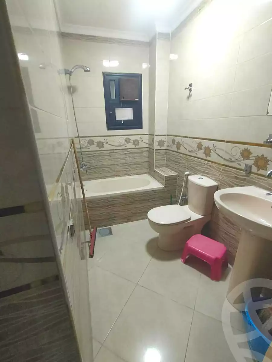 https://aqarmap.com.eg/ar/listing/6784990-for-rent-cairo-el-sheikh-zayed-city-shr-lshbb