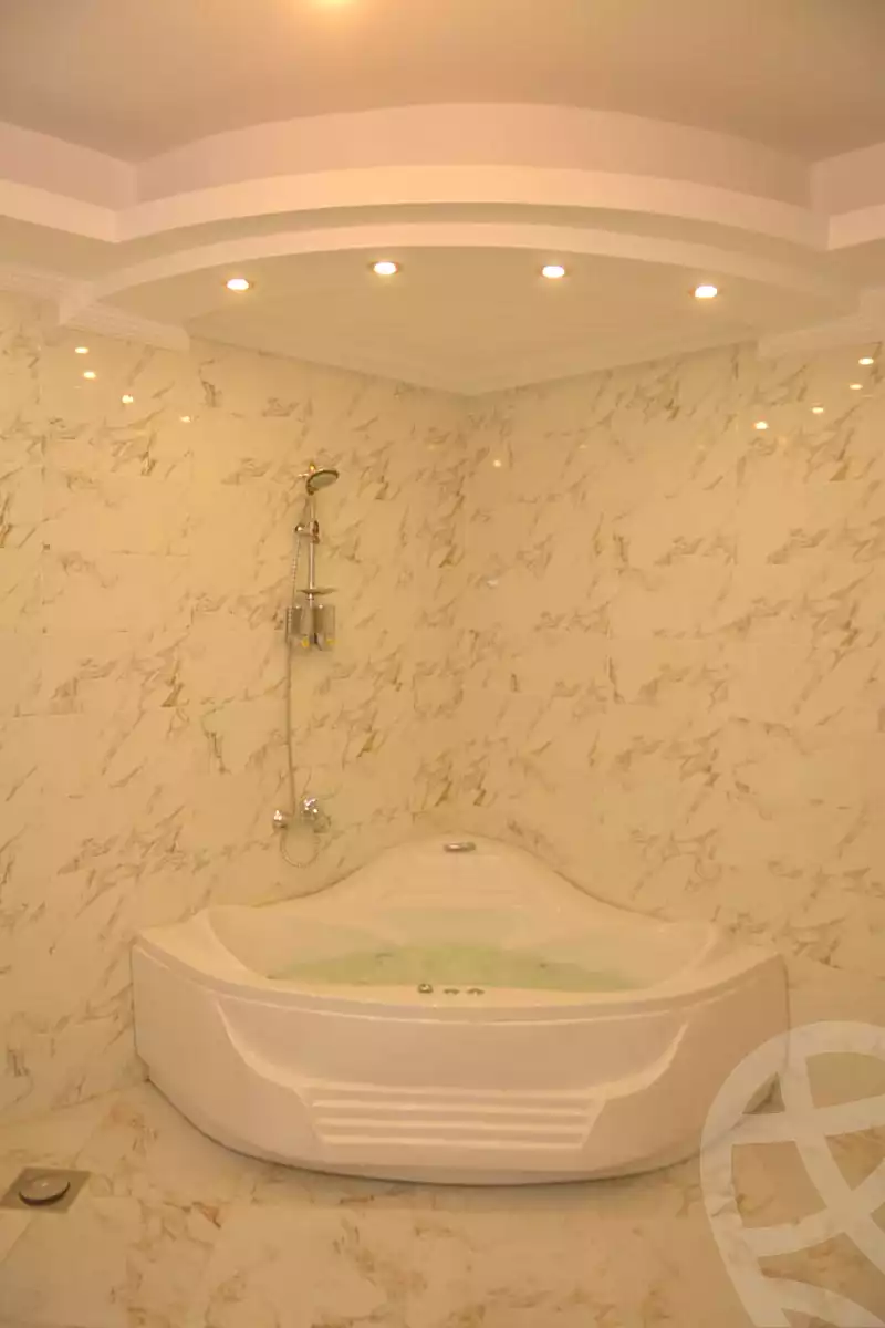https://aqarmap.com.eg/en/listing/6785668-for-sale-cairo-new-cairo-compounds-maxim-country-club