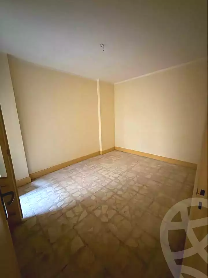 https://aqarmap.com.eg/en/listing/6786844-for-sale-alexandria-sydy-bshr-sydy-bshr-bhry-street-15