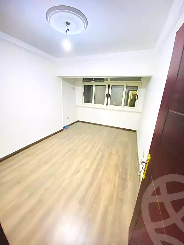 https://aqarmap.com.eg/en/listing/6787891-for-sale-alexandria-el-mandara-alex-el-mandara-bahri-sidi-kamal-st