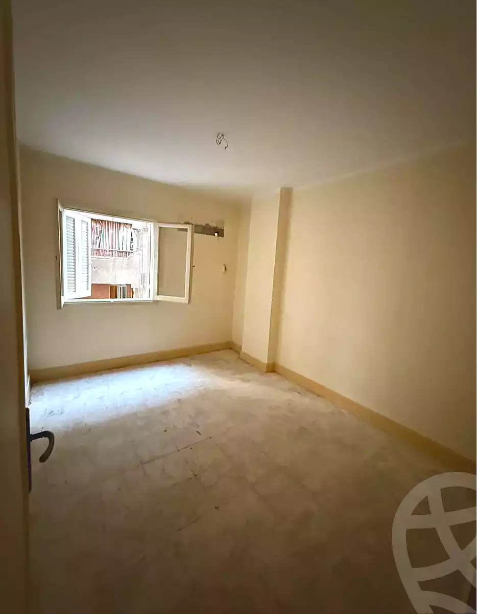 https://aqarmap.com.eg/ar/listing/6789476-for-sale-alexandria-sydy-bshr-sydy-bshr-bhry-shr-mhmwd-l-yswy