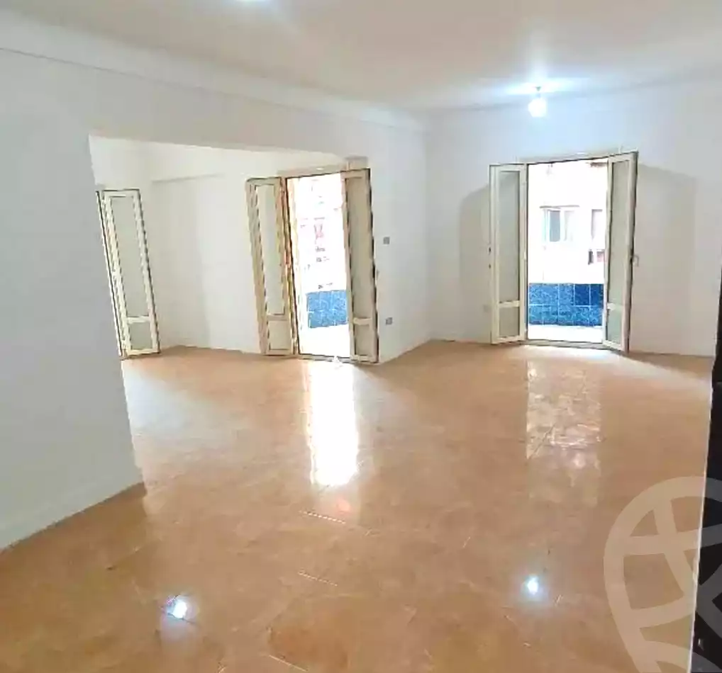 https://aqarmap.com.eg/ar/listing/6789980-for-sale-alexandria-el-asafra-l-sfr-bhry-el-geish-rd