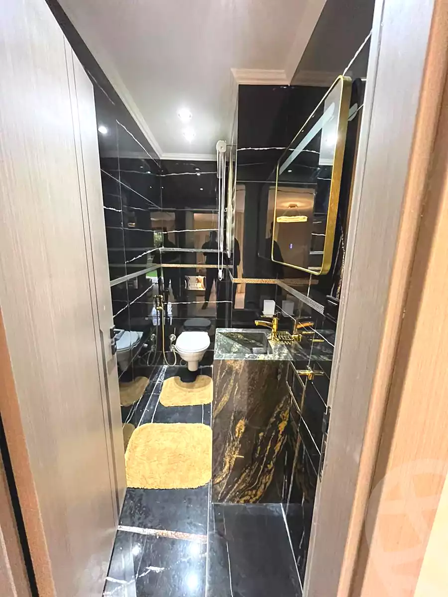 https://aqarmap.com.eg/en/listing/6790947-for-sale-cairo-new-administrative-capital-r8-qamari-compound-new-event