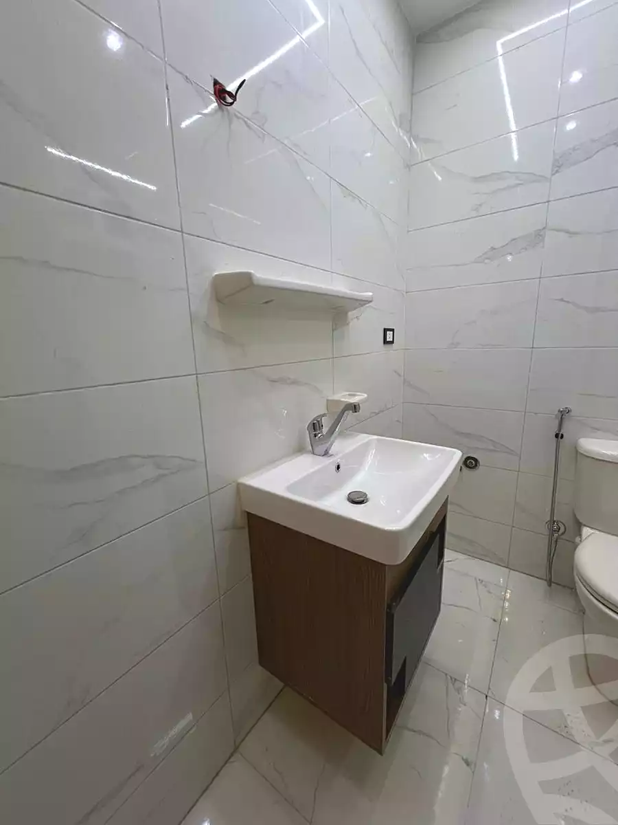 https://aqarmap.com.eg/ar/listing/6795111-for-sale-cairo-6th-of-october-el-ahyaa-neighborhood-3rd-al-hay-al-thalith-st