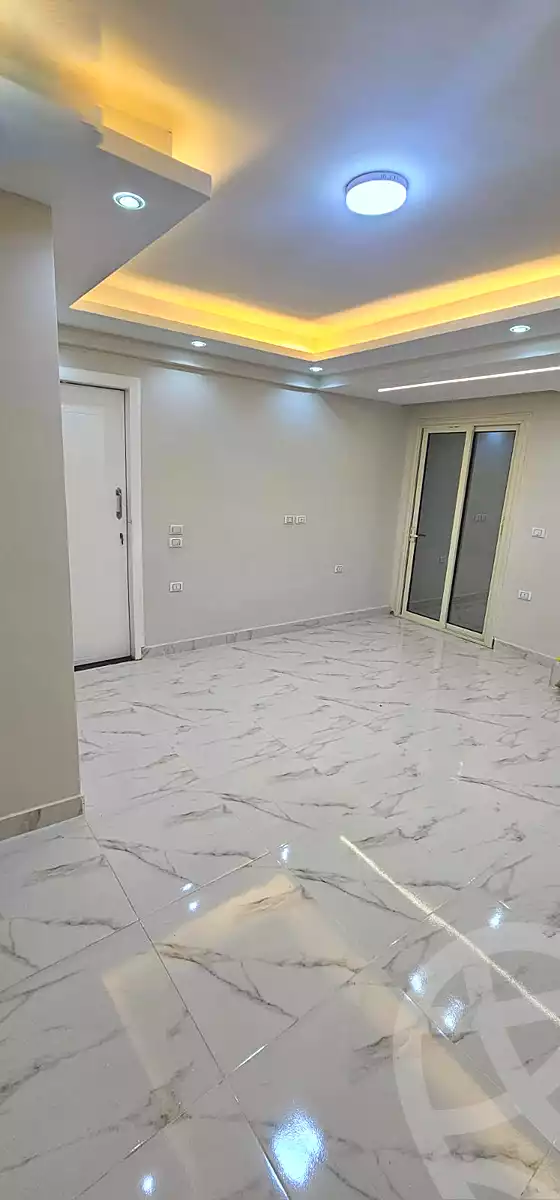 https://aqarmap.com.eg/ar/listing/6796449-for-sale-cairo-6th-of-october-el-ahyaa-neighborhood-1st-al-maahad