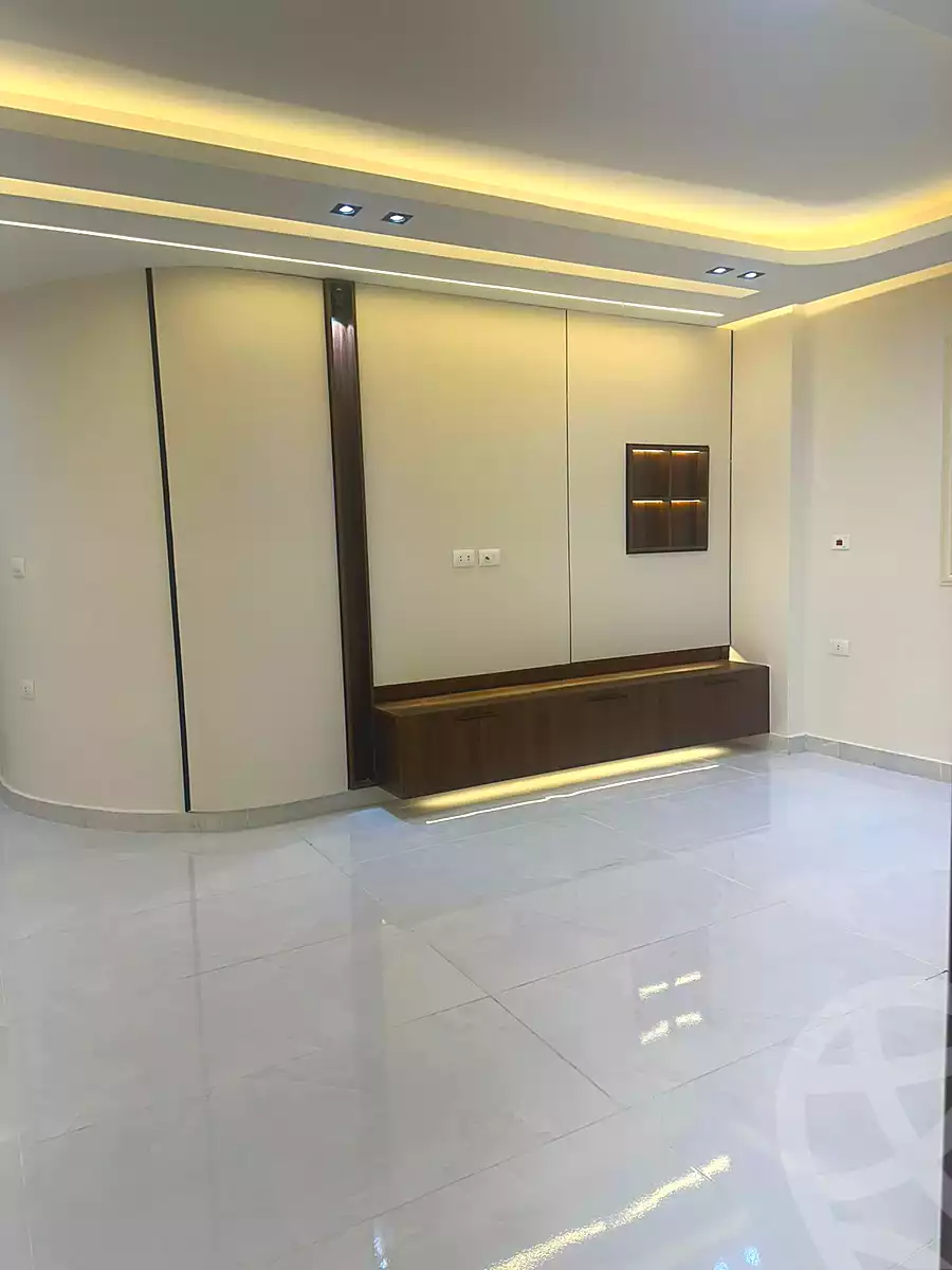 https://aqarmap.com.eg/ar/listing/6796598-for-sale-cairo-6th-of-october-el-ahyaa-neighborhood-4th-neighbourhood-1