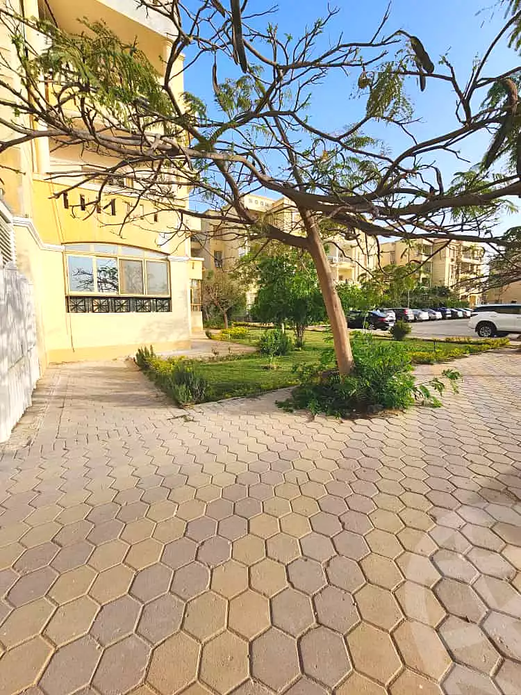 https://aqarmap.com.eg/en/listing/6799242-for-sale-cairo-el-sheikh-zayed-city-compounds-el-khamayel