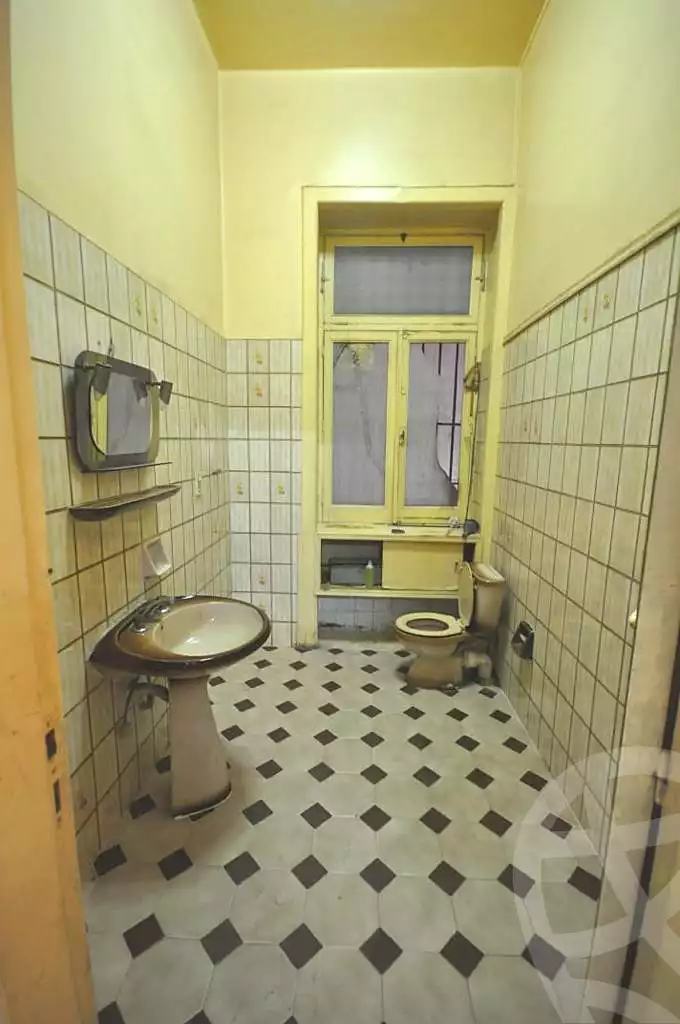 https://aqarmap.com.eg/ar/listing/6799256-for-rent-cairo-downtown-bab-el-loaa-talaat-harb-st
