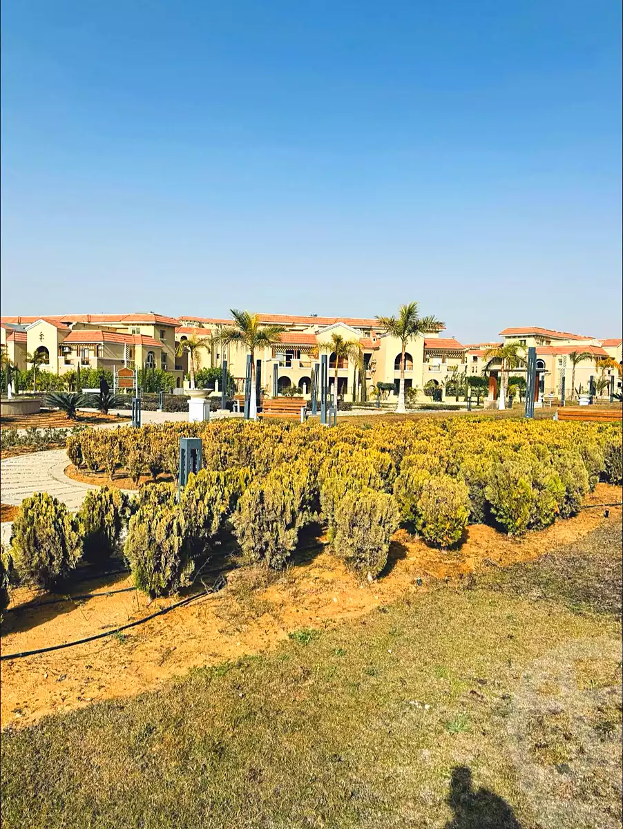 https://aqarmap.com.eg/ar/listing/6799191-for-sale-cairo-el-shorouk-compounds-yfy-ryzydns