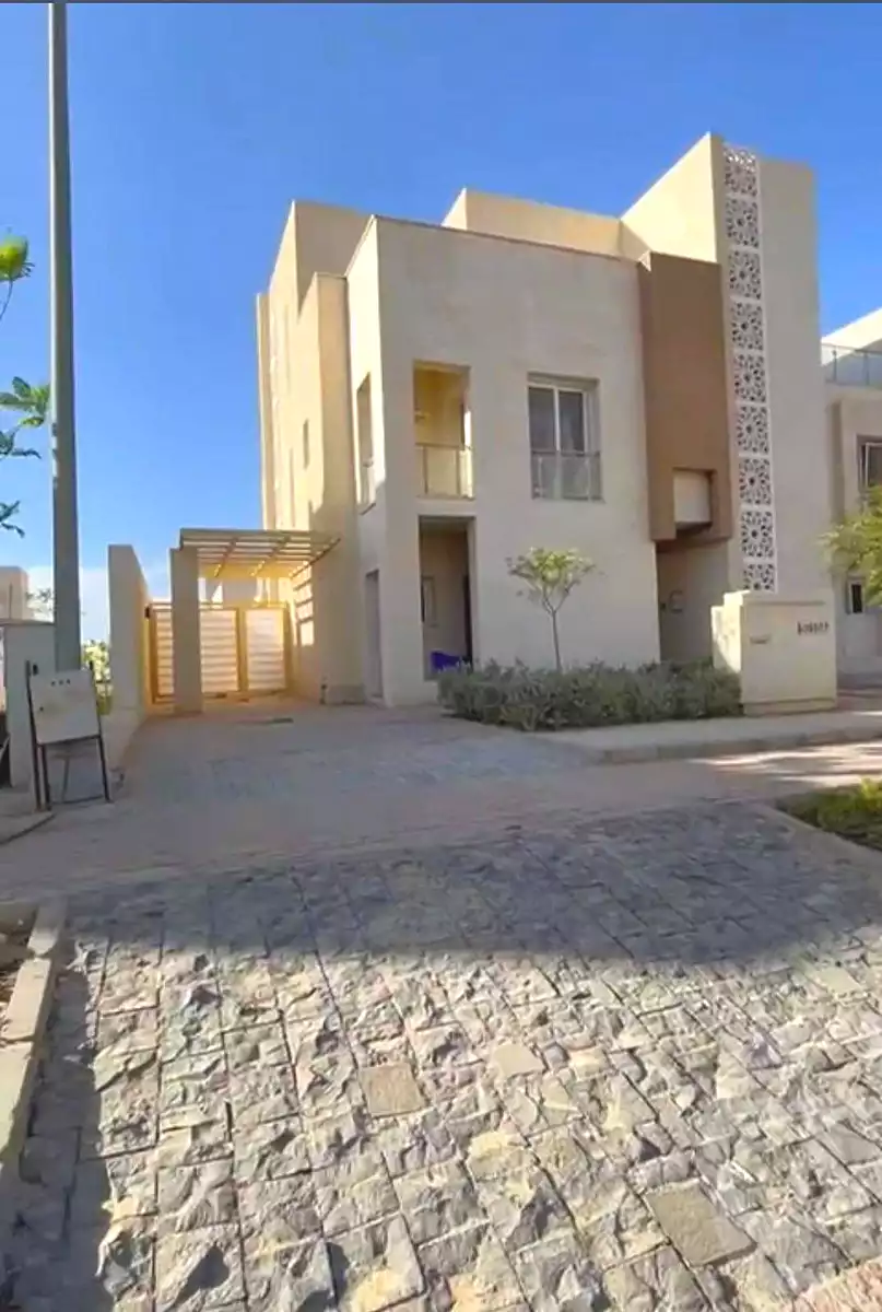 https://aqarmap.com.eg/ar/listing/6800114-for-sale-cairo-new-administrative-capital-r3-lmqsd-almaqsed-villas