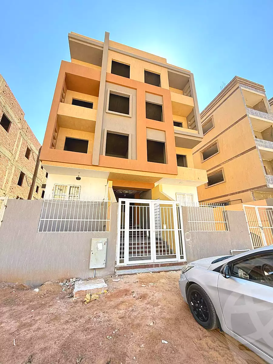 https://aqarmap.com.eg/ar/listing/6803134-for-sale-cairo-6th-of-october-el-tawsaat-el-shamalya-hy-2000-qt
