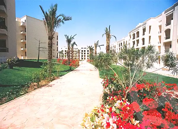 https://aqarmap.com.eg/ar/listing/6803445-for-rent-cairo-el-sheikh-zayed-city-compounds-hadayek-el-mohandiseen