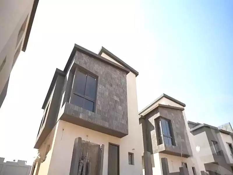 https://aqarmap.com.eg/ar/listing/6803355-for-sale-cairo-new-cairo-compounds-kmbwnd-kryk-twn-il-cazar