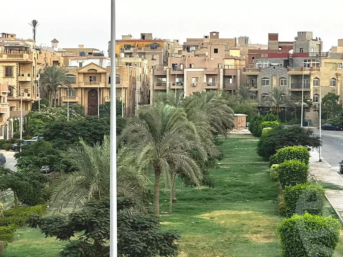 https://aqarmap.com.eg/ar/listing/6805967-for-sale-cairo-new-cairo-first-settlement-mhwr-mstfy-kml
