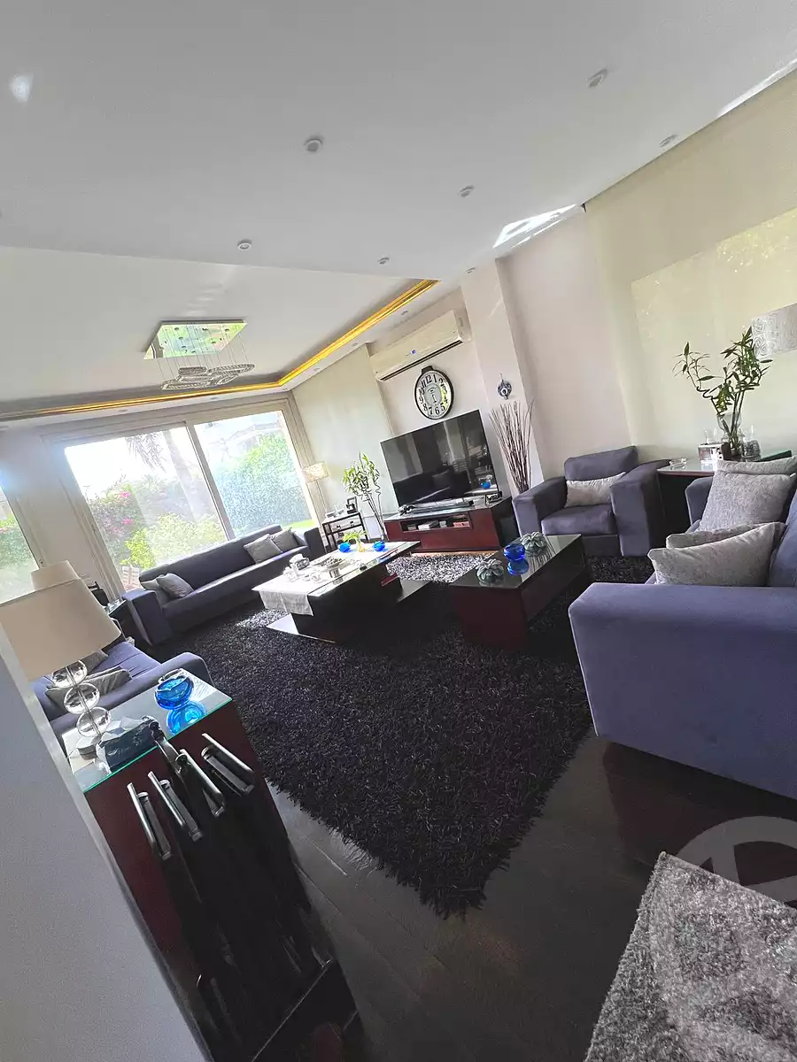 https://aqarmap.com.eg/en/listing/6806090-for-sale-cairo-el-sheikh-zayed-city-compounds-royal-city