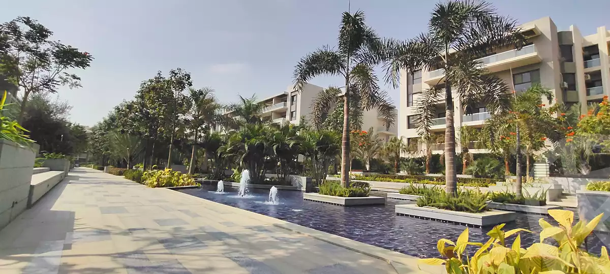 https://aqarmap.com.eg/en/listing/6806265-for-sale-cairo-new-cairo-compounds-the-address-east