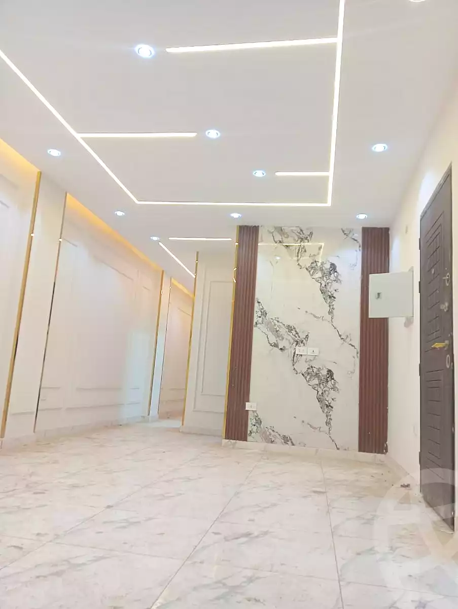 https://aqarmap.com.eg/ar/listing/6806943-for-sale-cairo-6th-of-october-el-ahyaa-neighborhood-3rd-al-hay-al-thalith-st