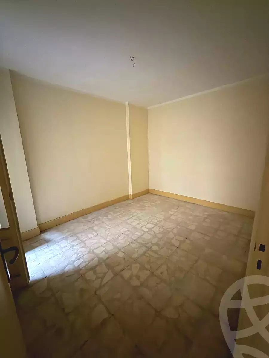 https://aqarmap.com.eg/ar/listing/6806948-for-sale-alexandria-sydy-bshr-sydy-bshr-bhry-street-15