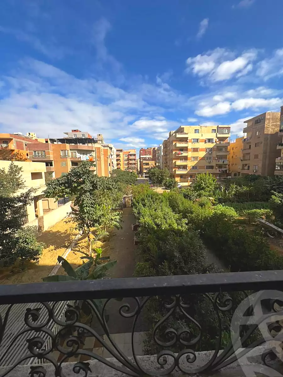 https://aqarmap.com.eg/ar/listing/6807850-for-sale-cairo-6th-of-october-el-ahyaa-neighborhood-3rd