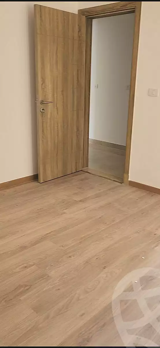 https://aqarmap.com.eg/ar/listing/6810187-for-rent-cairo-new-cairo-compounds-mwn-ryzydns-lmrsm-llttwyr
