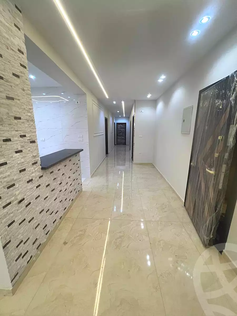 https://aqarmap.com.eg/ar/listing/6812301-for-sale-cairo-6th-of-october-el-hay-el-motamyz-fourth-touristic-village-mohamed-ahmed-barhoma-st