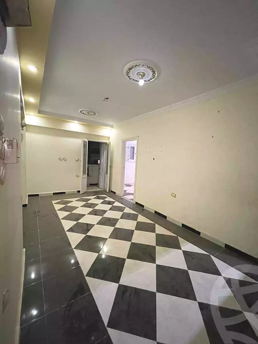 https://aqarmap.com.eg/ar/listing/6813009-for-sale-alexandria-new-miami-street-10