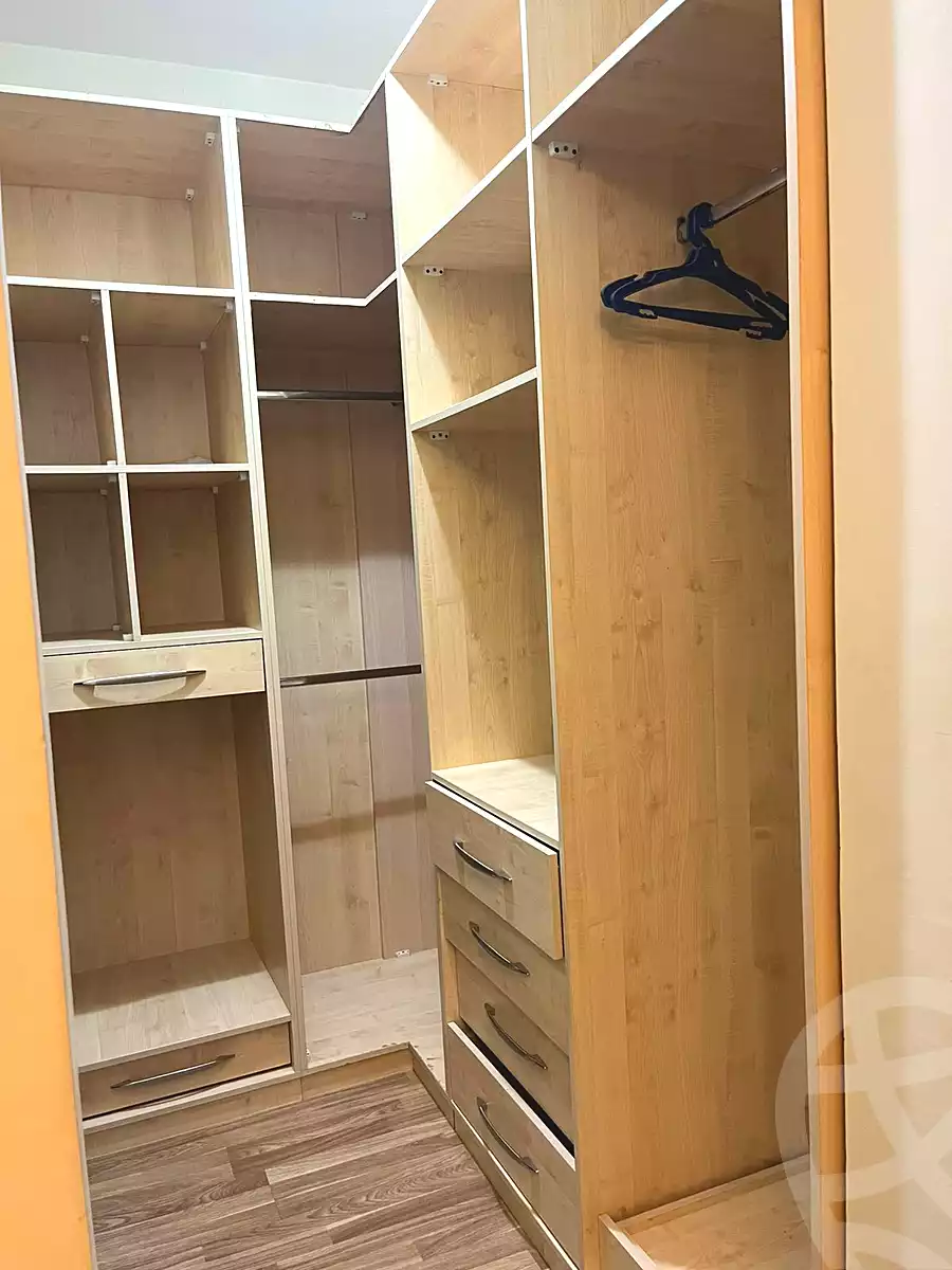 https://aqarmap.com.eg/ar/listing/6817040-for-rent-cairo-el-sheikh-zayed-city-compounds-dh-drys