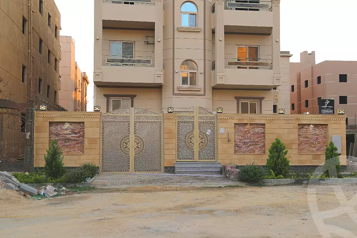 https://aqarmap.com.eg/ar/listing/6817979-for-sale-cairo-6th-of-october-el-tawsaat-el-shamalya-hy-2000-qt