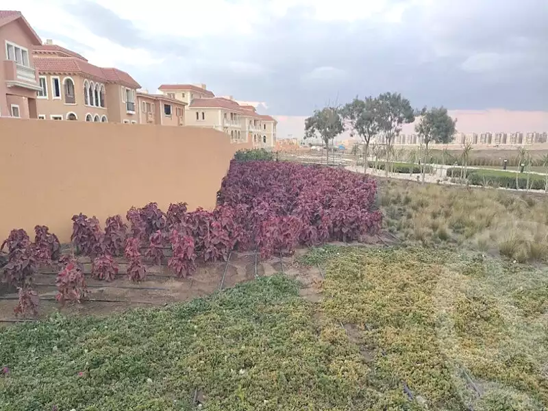https://aqarmap.com.eg/en/listing/6818668-for-sale-cairo-new-cairo-compounds-hyde-park-centre-ville-hyde-park