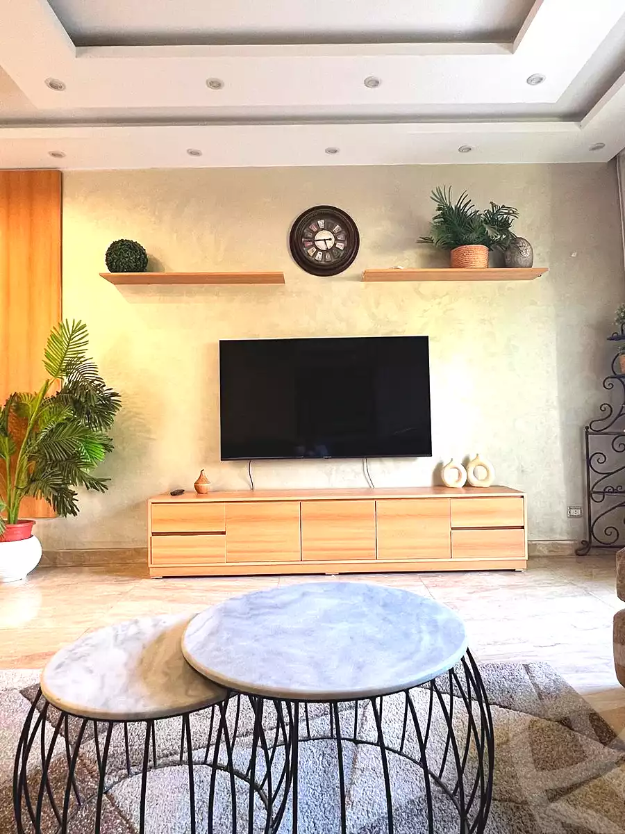 https://aqarmap.com.eg/ar/listing/6818818-for-rent-cairo-el-sheikh-zayed-city-compounds-kmbwnd-wn-16-swdyk