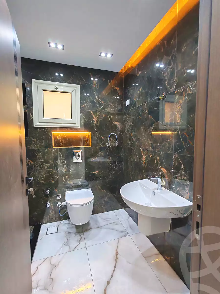 https://aqarmap.com.eg/ar/listing/6819011-for-sale-cairo-el-sheikh-zayed-city-compounds-el-khamayel