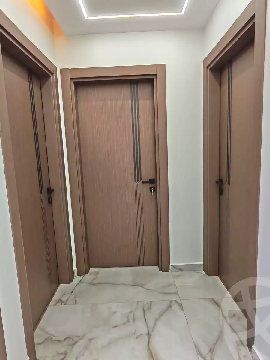 https://aqarmap.com.eg/ar/listing/6819011-for-sale-cairo-el-sheikh-zayed-city-compounds-el-khamayel