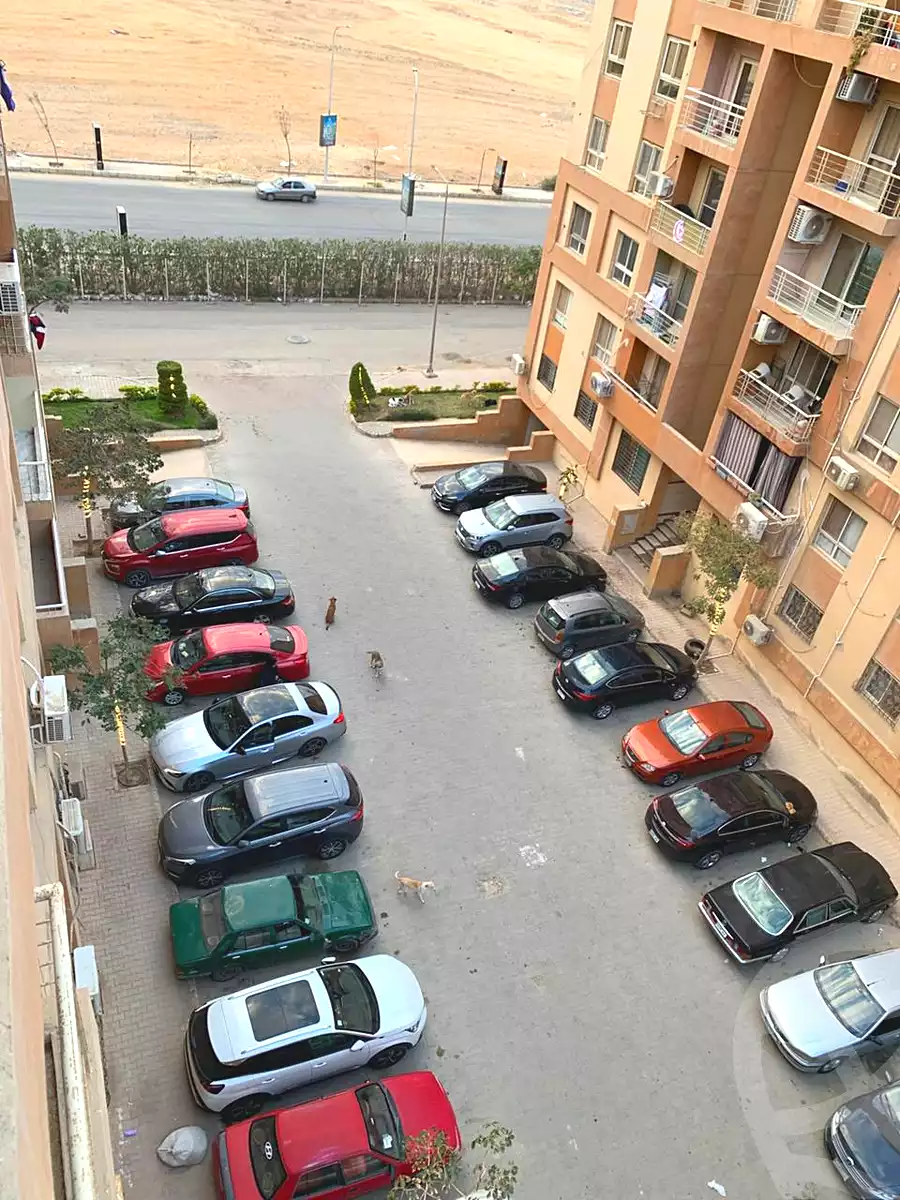 https://aqarmap.com.eg/en/listing/6820890-for-sale-cairo-6th-of-october-hadaeq-october-compounds-degla-gardens
