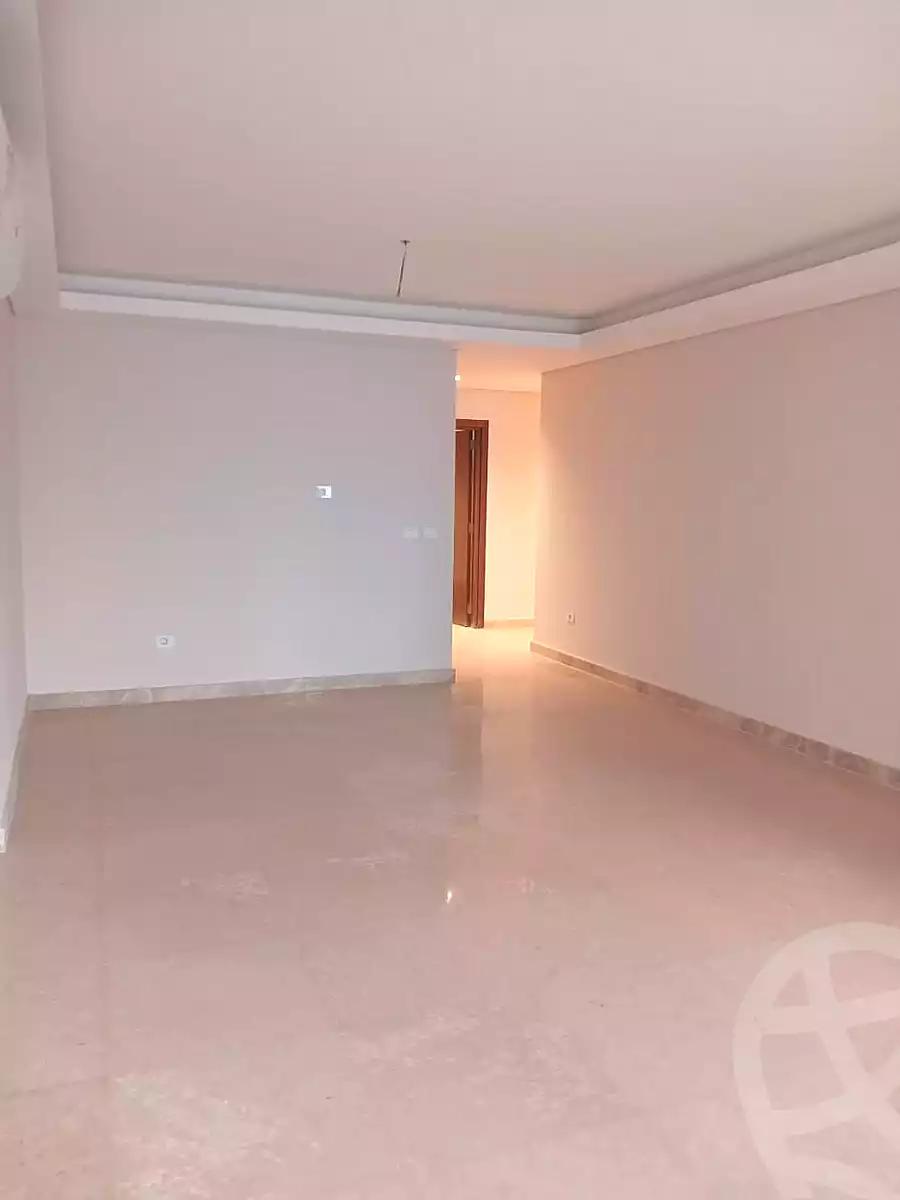 https://aqarmap.com.eg/en/listing/6821440-for-sale-cairo-el-sheikh-zayed-city-compounds-zyd-wr-llttwyr-park-towers-zed-el-sheikh-zayed-compound