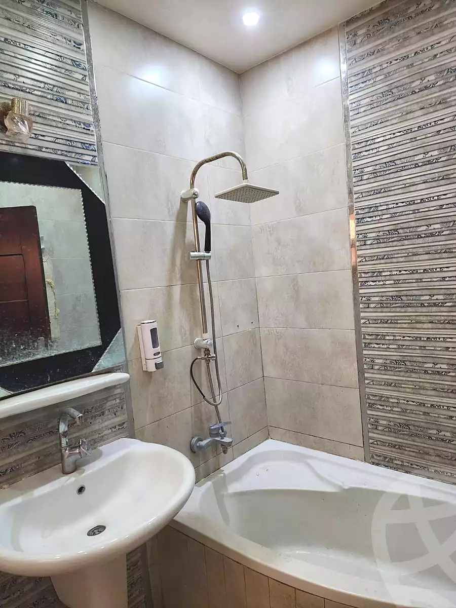 https://aqarmap.com.eg/en/listing/6821680-for-sale-cairo-el-sheikh-zayed-city-el-hay-el-hady-ashaer-area-1-street-10
